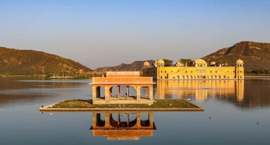 Delhi: Day Tour Jaipur Amber Fort With City Palace Transfer - Practical Aspects & Value