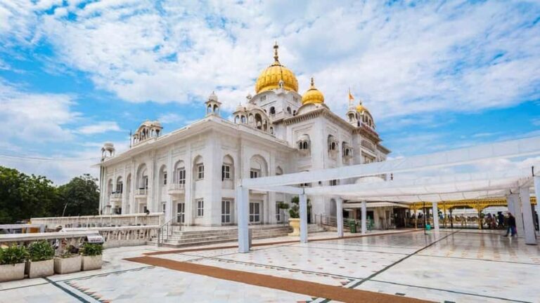 Delhi: Gurudwara Bangla Sahib Tour with Langar Meal - Why This Tour Offers Real Value