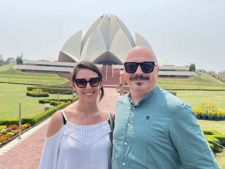Delhi: Private Full-Day City Tour with Akshardham & Red Fort - Authentic Experiences That Stand Out