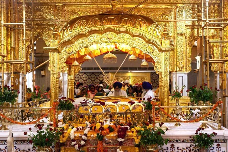 Delhi: Spiritual Walk (Bangla Sahib & Laxminarayan Temple) - What You Need to Know Before Booking