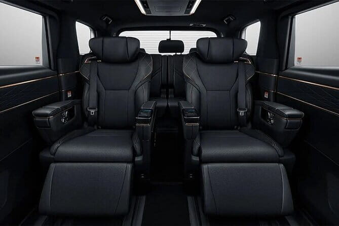 Departure from Osaka City to Kansai Airport KIX by Minivan - The Experience at a Glance