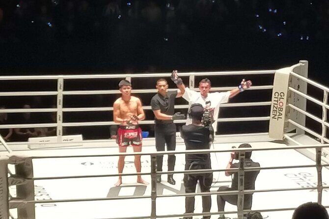 Dinner, Drinks and Friday Night Lumphini Muay Thai Experience - The Highlight: Lumpinee Boxing Stadium