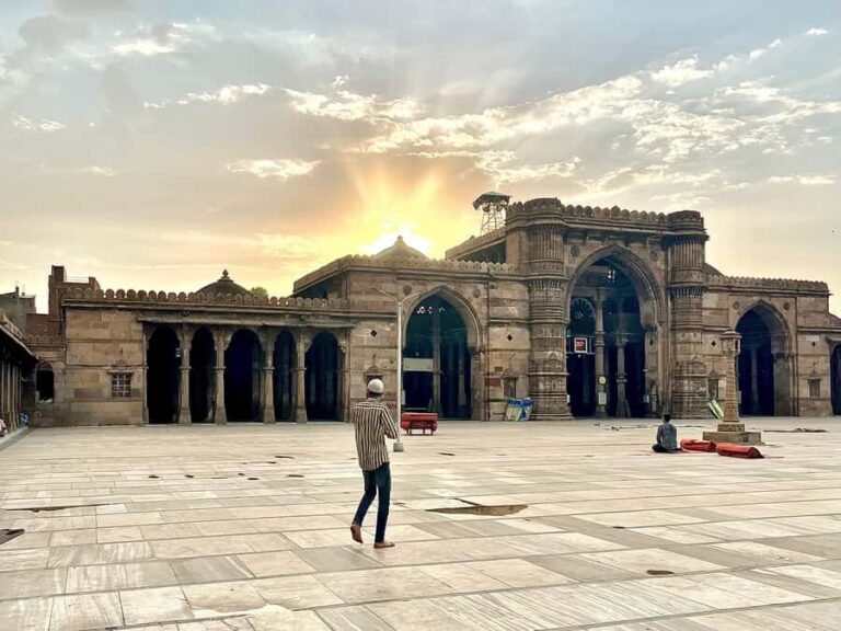 Discover Ahmedabad: Temples, Mosques & Secret Streets Tour - Final Thoughts
