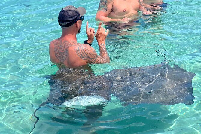 Discover the unspoilt sites of the lagoon DE Moorea - The Authentic Touch: What Sets This Tour Apart