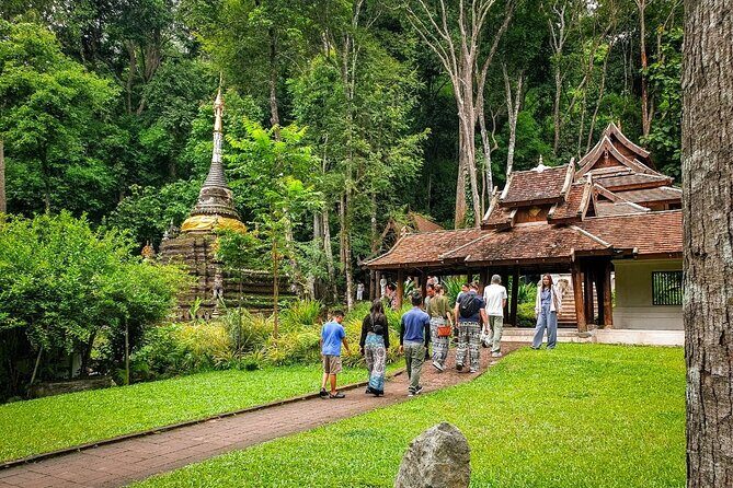 Doi Suthep Temple, Wat Pha Lat, Hmong Village Tour (Comfort Van) - Practical Tips for Making the Most of This Tour