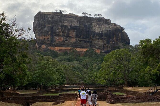 Dolphin Watching and Village Tour 3 Days Experience - Authenticity and Guest Experience Insights