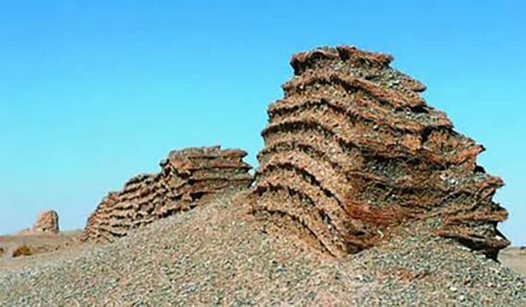 Dunhuang: Private Day Tour to Jade Gate&Han Great Wall - The Journey Begins: Seamless Pickup and Desert Scenery