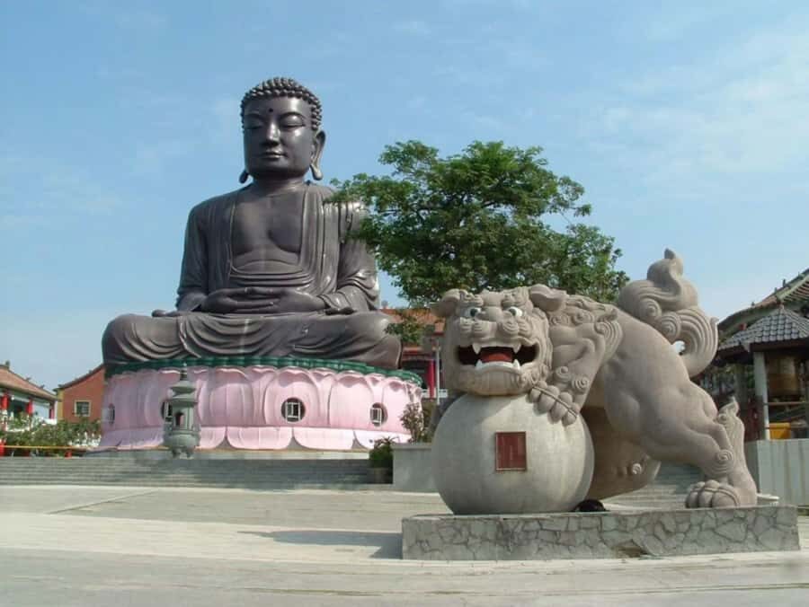 Echoes of Time: A Day through Historic Changhua - Scenic Ascent to Bagua Mountain and the Giant Buddha