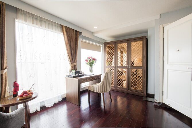 Era Cruise 2 day Explore Halong Bay and Lan Ha Bay from Hanoi - What Makes This Tour a Good Choice?