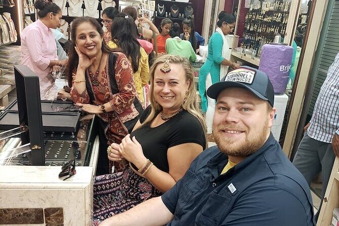 Exclusive Mumbai Suburbs Shopping for Fashion, jewelry and More - What to Expect from the Mumbai Shopping Experience