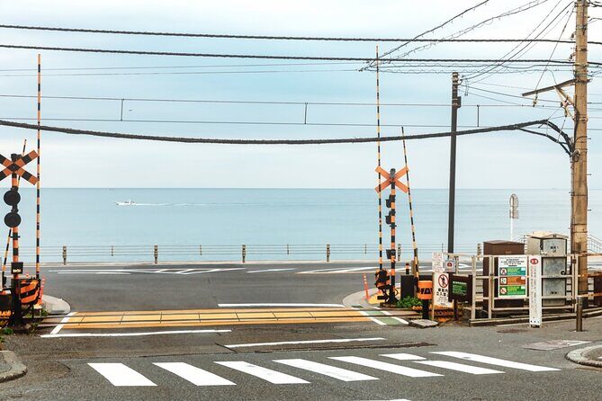 Explore Kamakura Enoden Slam Dunk Spot and Scenic Views - Authentic Insights from Visitors