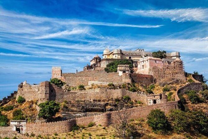 Explore Kumbhalgarh Fort & Jain Temple Tour From Udaipur To Jodhpur - What Does the Price Cover?