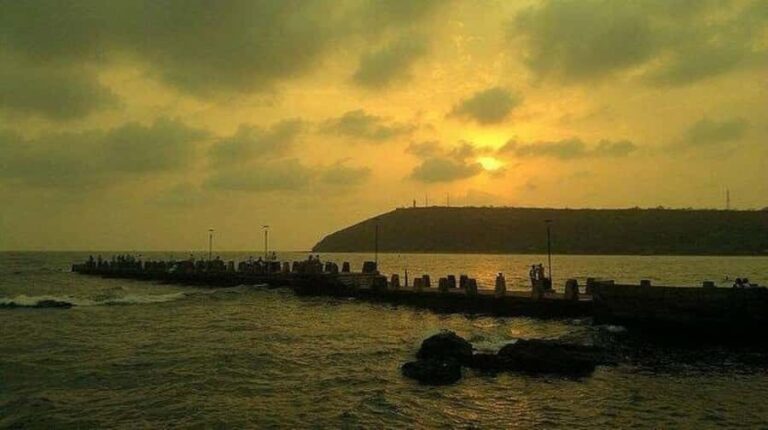 Explore Ratnagiri: A One-Day Tour of History, Sea & Sun - The Practicalities & Value