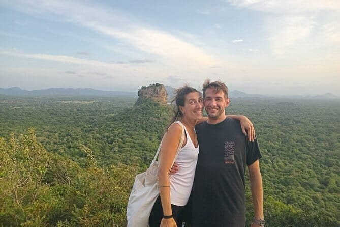 Explore Sri Lanka in 5 Days with Breakfast and Luxury Car - Practical Considerations