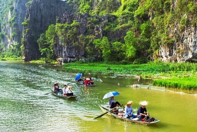 Exploring From Hanoi: Tam Coc, Hoa Lu & Mua Caves Full-Day Trip - Visiting Hoa Lu: Vietnam’s Ancient Capital
