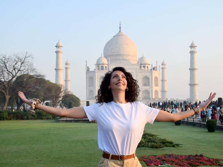 From Agra: All Inclusive Skip-The-Line Taj Mahal Tour By Car - Visiting Agra Fort: A Majestic Step Back in Time