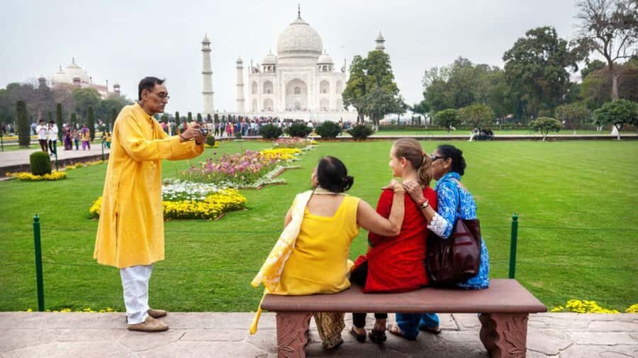 From Delhi/Agra: Sunrise Taj Mahal Agra tour with 5* Lunch - What Makes This Tour Stand Out?