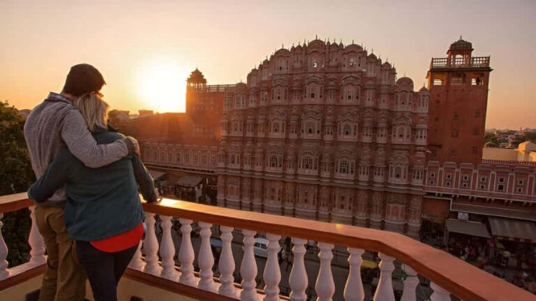 From Delhi: Private Jaipur full-day tour with expert guide - Practical Considerations and Tips