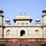 From Delhi: Same Day Group Tour to Taj Mahal with Transfers - Transportation and Comfort