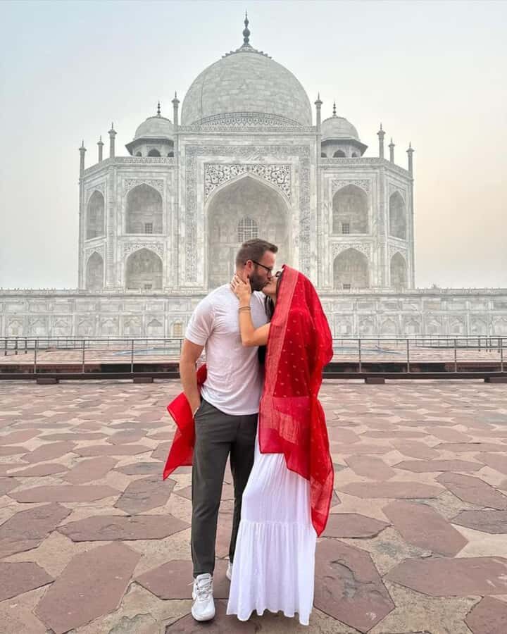 From Delhi: Taj Mahal & Agra City Tour  Couple Special - A Deep Dive into the Tour Experience