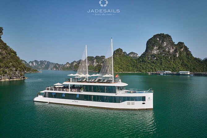 From Hanoi: JadeSails Luxury Cruise explore Halong & Lan Ha Bay - What We Love About This Cruise