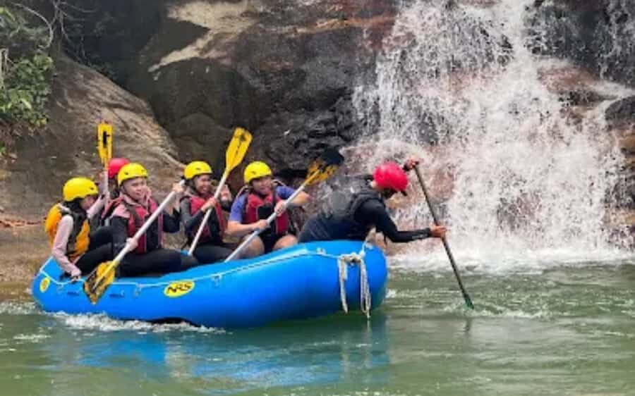From Kuala Lumpur: White Water Rafting Adventure (Grade 4)