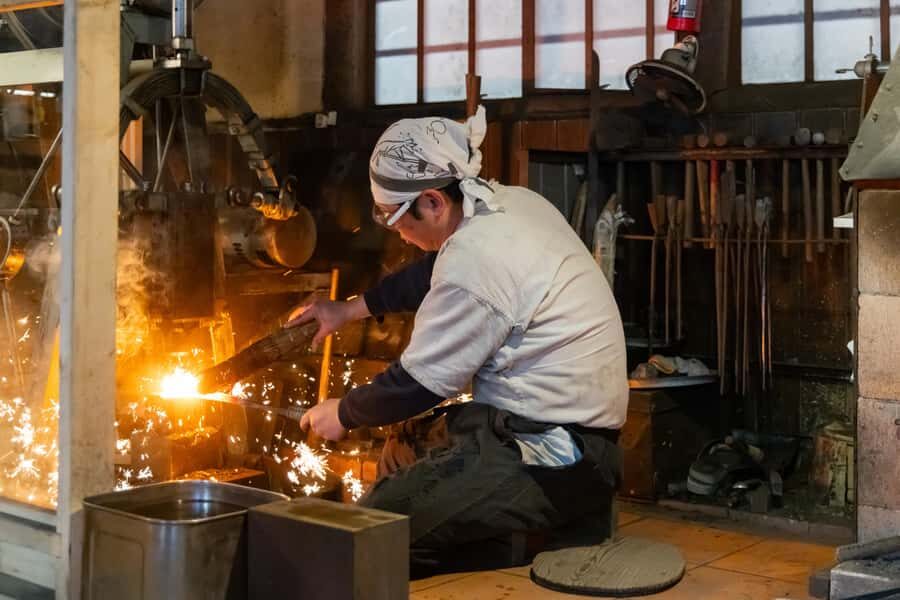 From Kyoto: Japanese Swordsmith & Himeji Castle Bus Tour - Practical Details and Tips