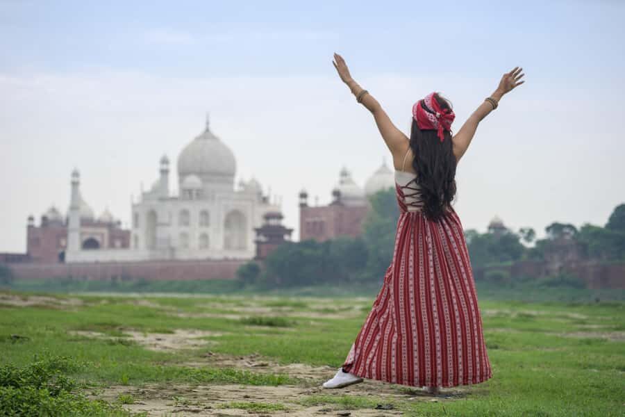 From Mumbai: Overnight Taj Mahal Tour with Flight & Hotel - Detailed Breakdown of the Experience