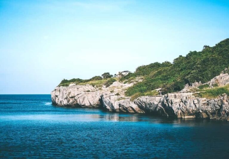 From Pattaya: Discover Koh Sichang's hidden gems at Si Racha - An In-Depth Look at the Itinerary and What to Expect