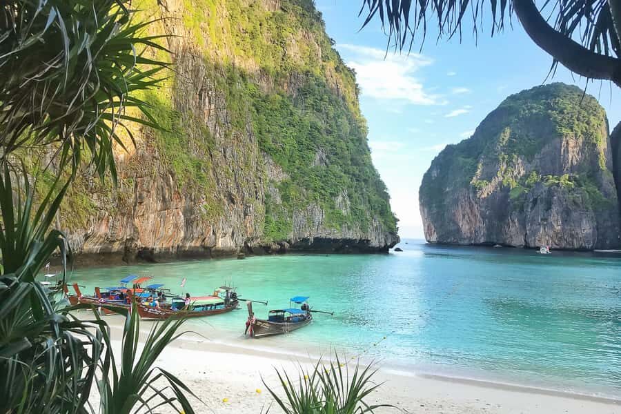 From Phuket Or Khao Lak: Phi Phi Islands Early Bird Tour - What Sets This Tour Apart?