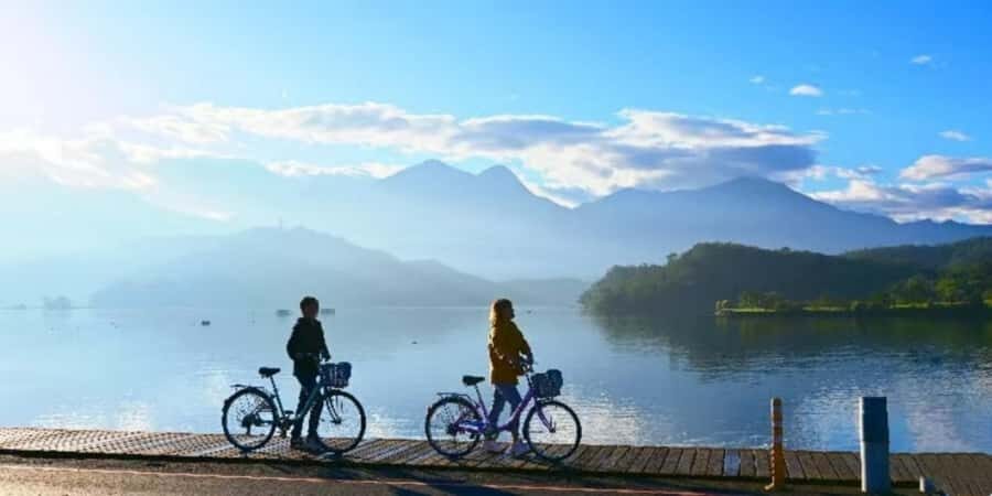 From Taipei or Taichung: 2-Day Alishan & Sun Moon Lake Tour - The Itinerary in Detail: What You Can Expect