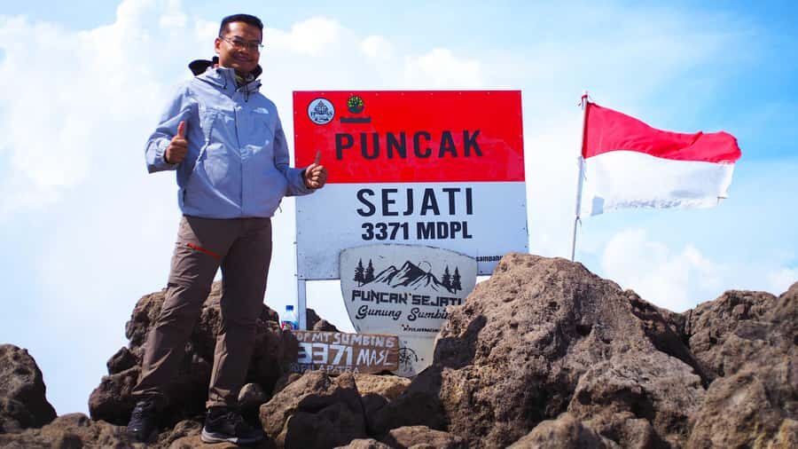 From Yogyakarta: Mount Sumbing Day Hike Via Nepal Van Java - The Experience: What Sets This Tour Apart?