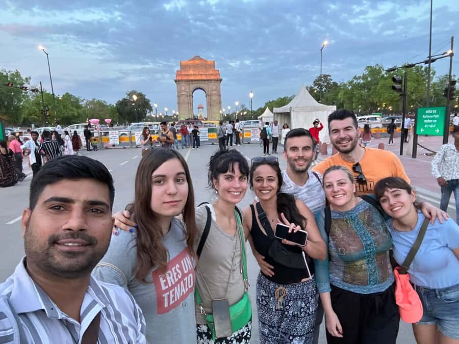 Full-Day Old Delhi & New Delhi Tour By Car with Guide - Who Should Consider This Tour?