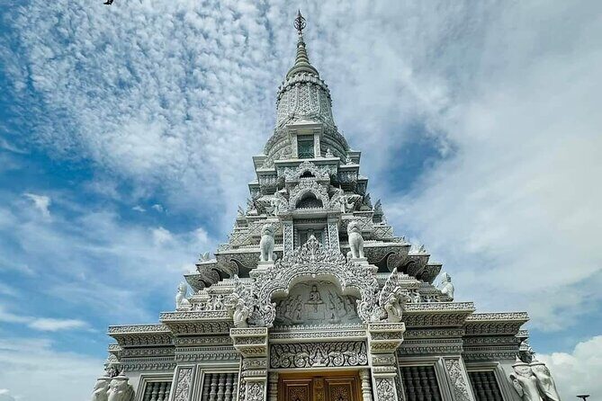 Full Day Oudong Former Capital City & Phnom Penh City Tour - Venturing to Oudong: Cambodia’s Spiritual Heart