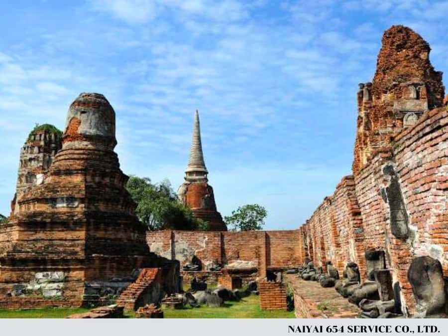 Full-day van charter to Ayutthaya and the Floating Market - Exploring Ayutthaya’s Temples
