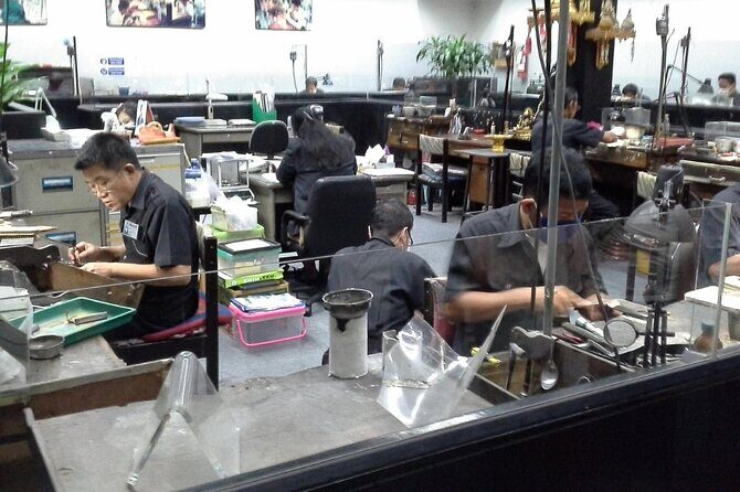 Gems Gallery Chiang Mai with Round Trip Hotel Transfers - The Transportation and Duration