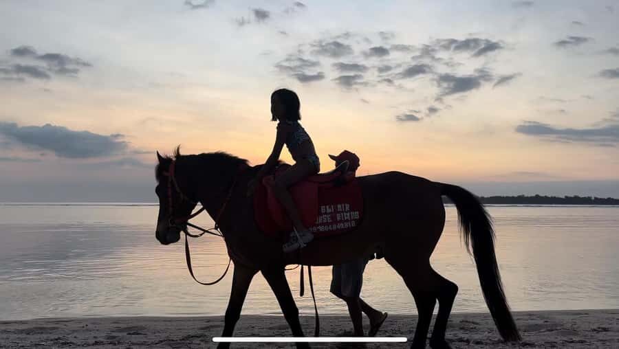 Gili Air: Private Sunrise or Sunset Horse Riding Tour - Detailed Breakdown of the Itinerary