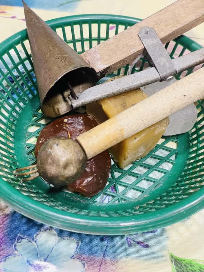 Giriulla: Batik Factory Tour with Ceylon Tea and Sweets - Starting Point: Giriulla Town Center