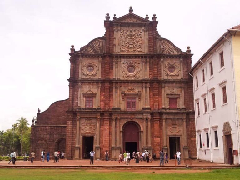Goa in 1 Day Tour with Churches,Temples,Spice Farm Tour - Transportation and Practical Considerations