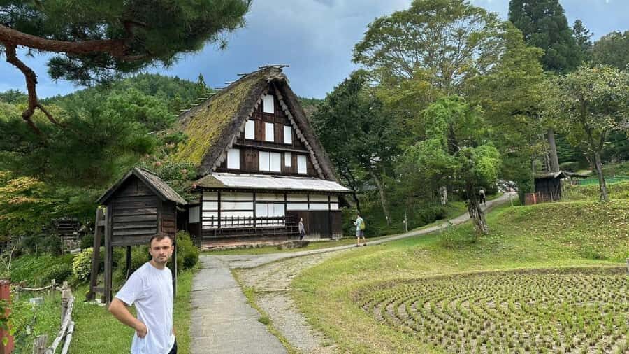 Gokayama & Shirakawago Private Tour from Kanazawa - What the Experience Offers in Practical Terms