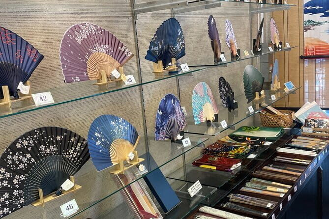 Gourmet and Historical Tour in Enoshima - The Itinerary in Detail