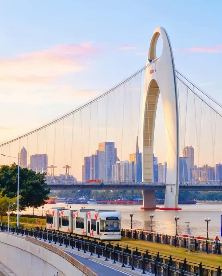 Guangzhou Day Tour: Trolley, Glass Museum & Night Cruise - Practical Details and Tips