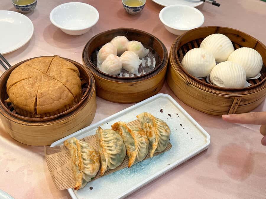 Guangzhou: Evening Food Tour with Local Guide - What to Expect on the Tour