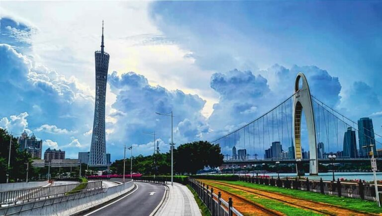 Guangzhou Private Tour: History, Culture & Food Highlights - Discovering the Charm of Shamian Island