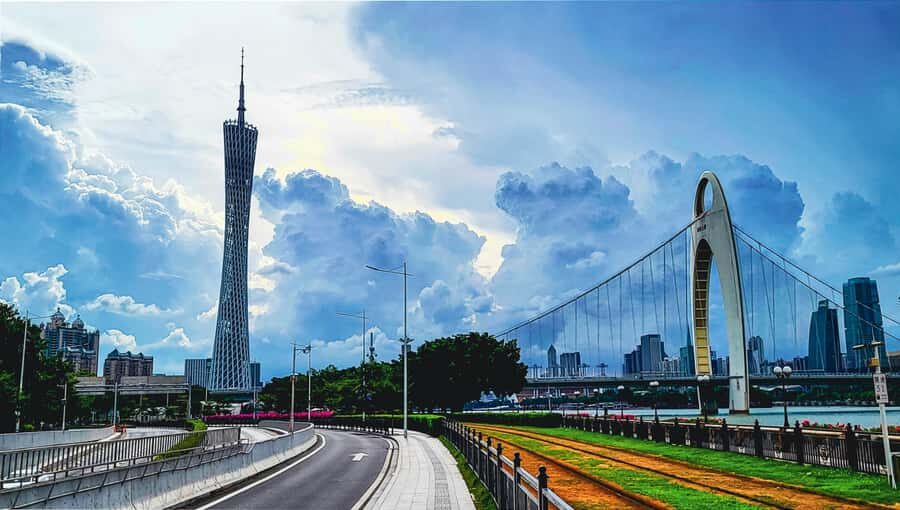 Guangzhou Private Tour: History, Culture & Food Highlights - Discovering the Charm of Shamian Island