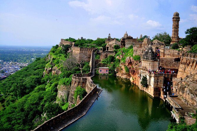 Guided Chittorgarh Fort Tour From Jaipur With Drop At Udaipur - The Transport and Comfort Level