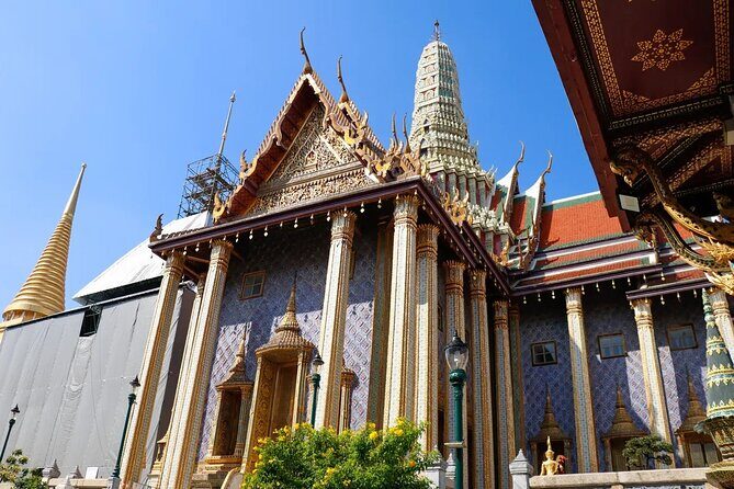 Guided Tour of The Grand Palace and Temple of the Emerald Buddha - Authentic Experiences and Insider Tips
