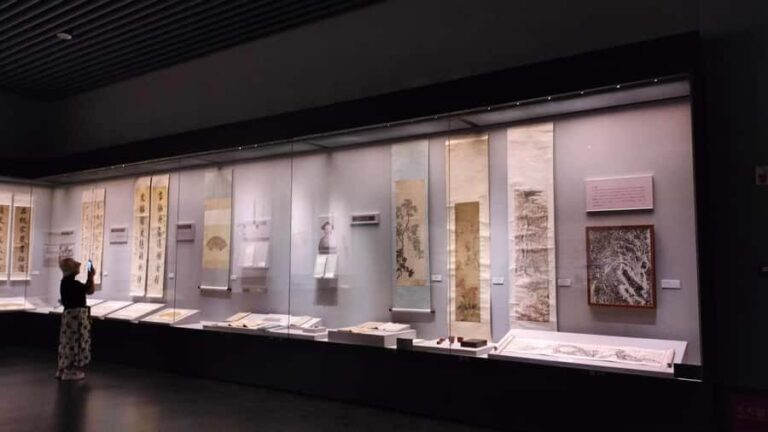 Guilin: Elephant Trunk Hill, Ludi Rock, & Museum Tour - Ludi Rock: Marvel at Karst Formations