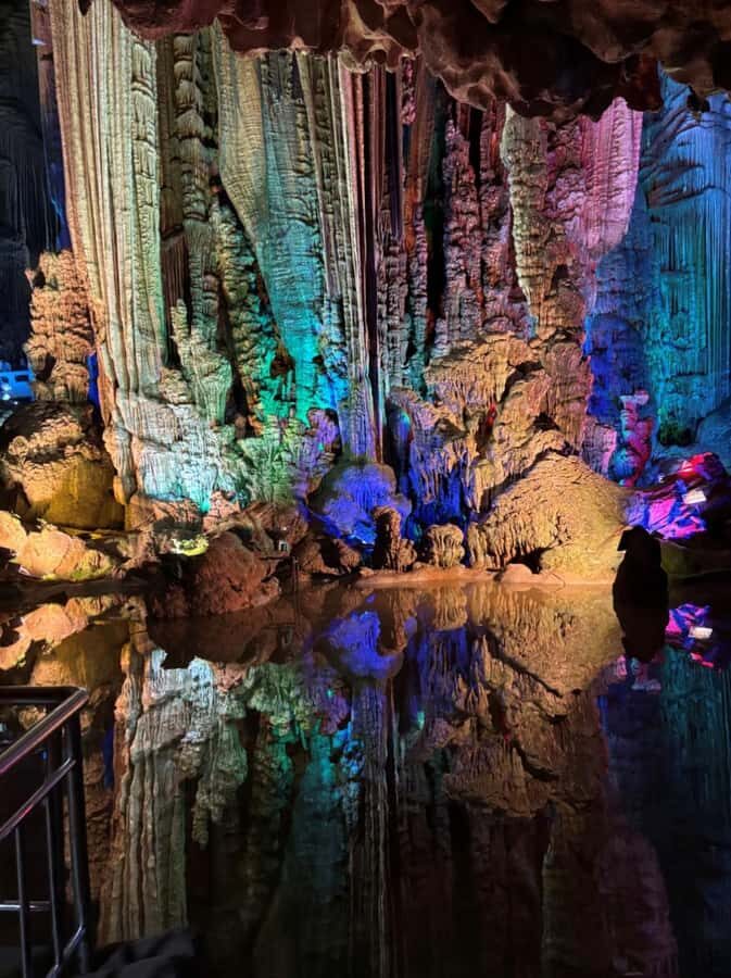 Guilin: Private Yangshuo Day Trip with Silver Cave & Cruise - Cruising the Li River: Iconic Views in an Easy 50 Minutes