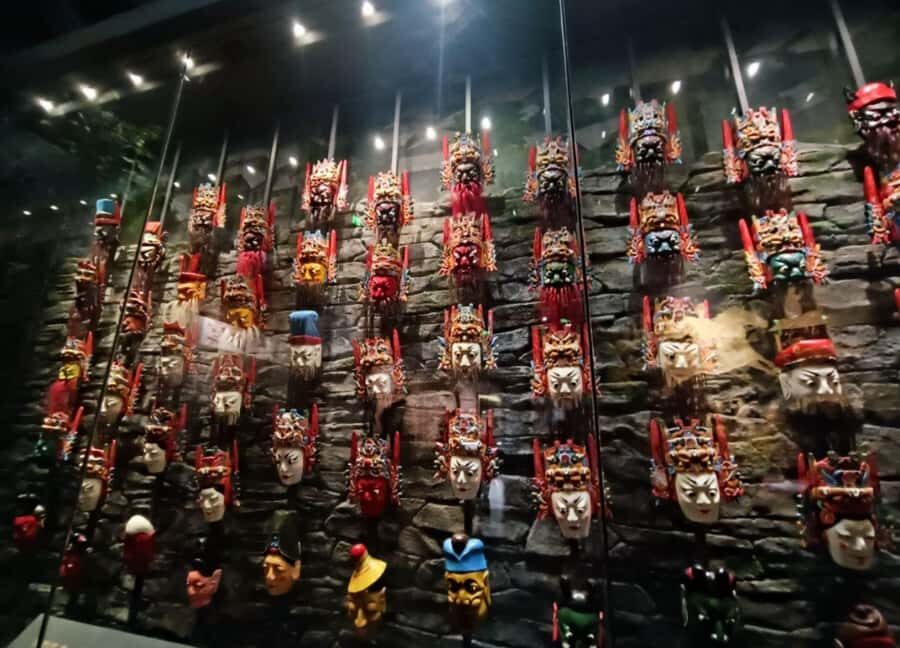 Guiyang: Qingyan Ancient Town & Batik-Making Tour - Practical Details and Tips